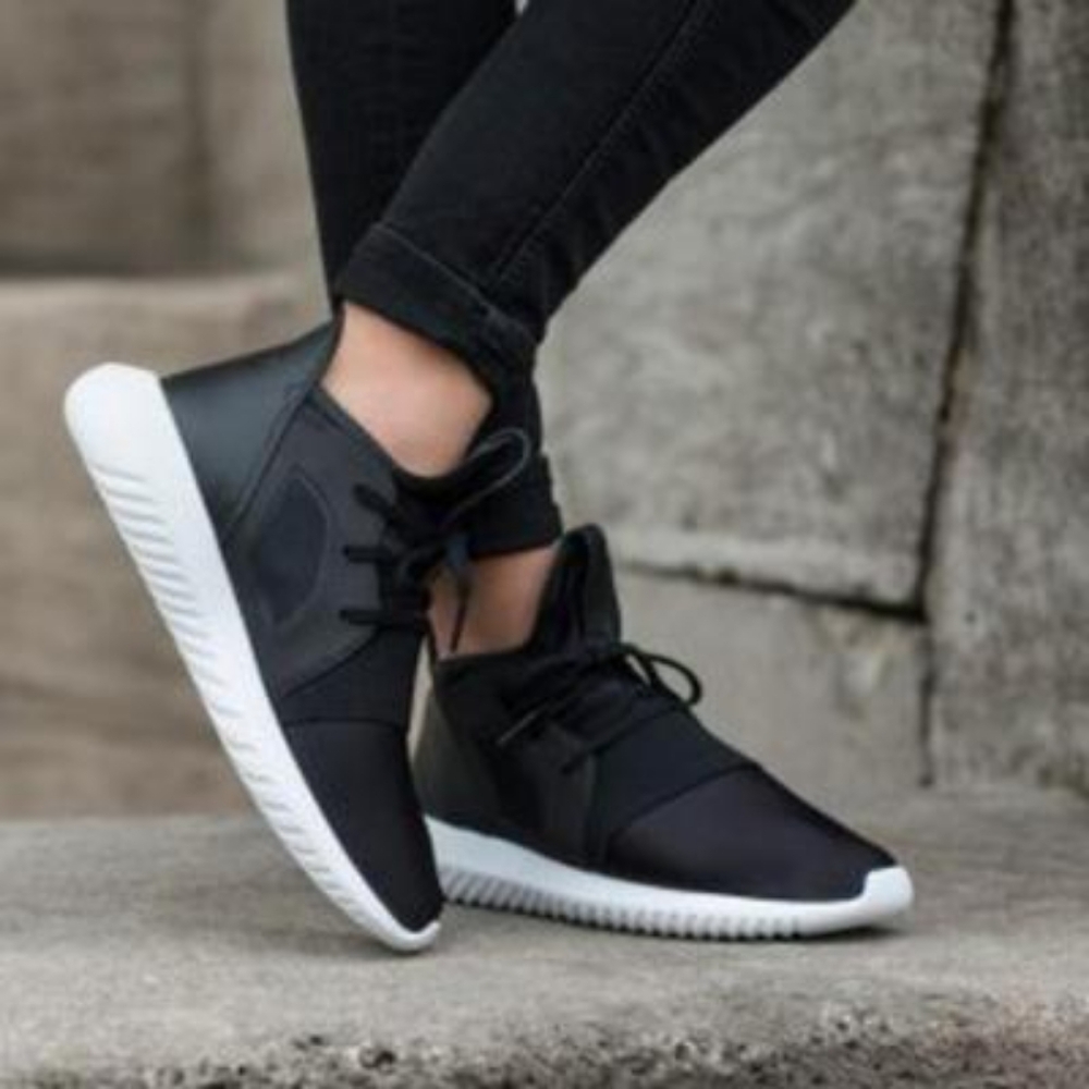 adidas Womens Tubular Defiant Running Shoes Size 8.5